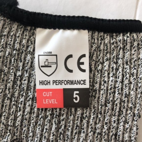 Pair of Cut resistant Gloves Food Grade Level 5 Protection Safety Kitchen Cuts - Picture 5 of 10